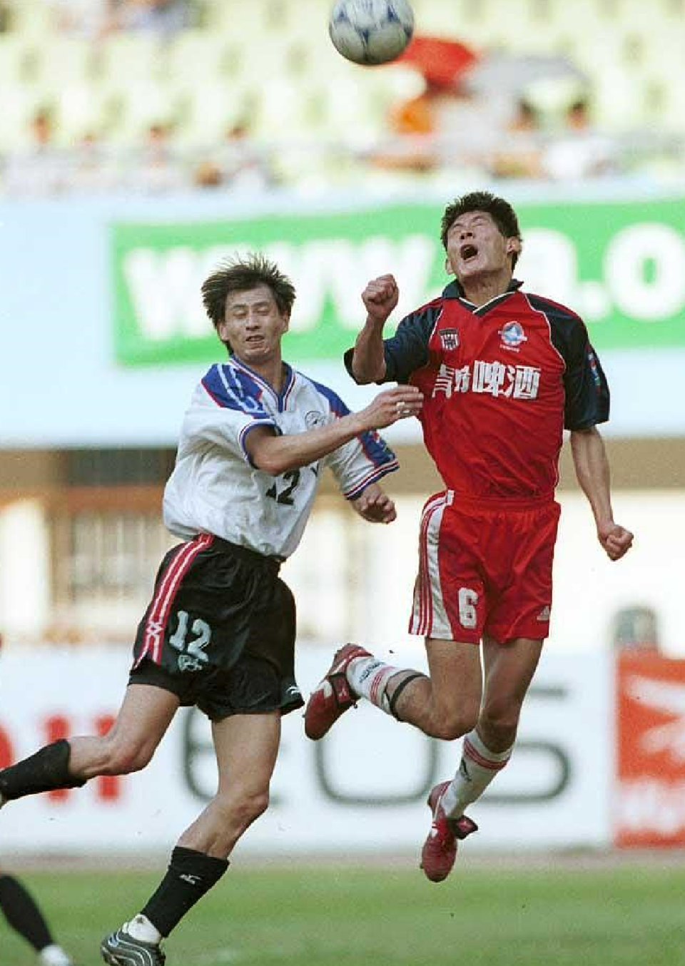 2000赛季至2003赛季效力青岛海牛,共出战甲a联赛,足协杯82场打入5球