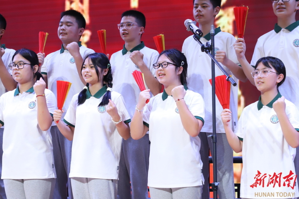 童声同心颂祖国——浏阳市石齐学校举办迎国庆经典歌曲比赛