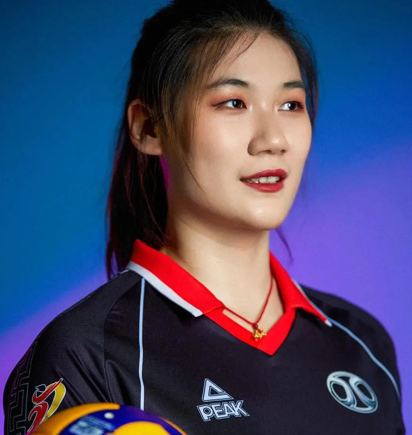 对于用人方面,沈静思当初也是郎平重点培养的,里约奥运会被放弃了