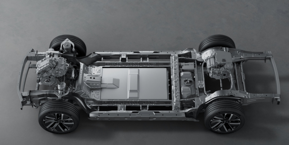 没有智能底盘加持的新能源汽车系统是不完整的