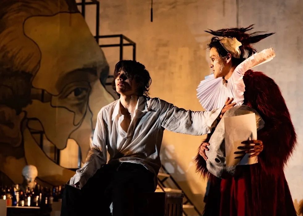 戏剧《浮士德》:元宇宙戏剧,尚在实验探索之中_腾讯新闻