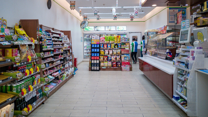 5月19日,知名便利店品牌罗森进驻浙江台州,首批五店同开.