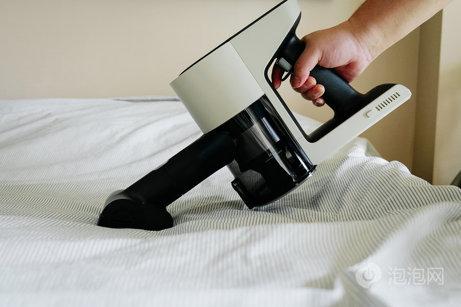 强劲吸力全屋清洁轻松搞定 石头手持无线吸尘器h5评测