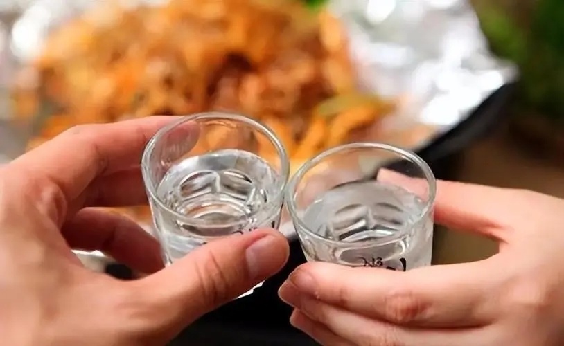 喝酒为什么要"干杯"?