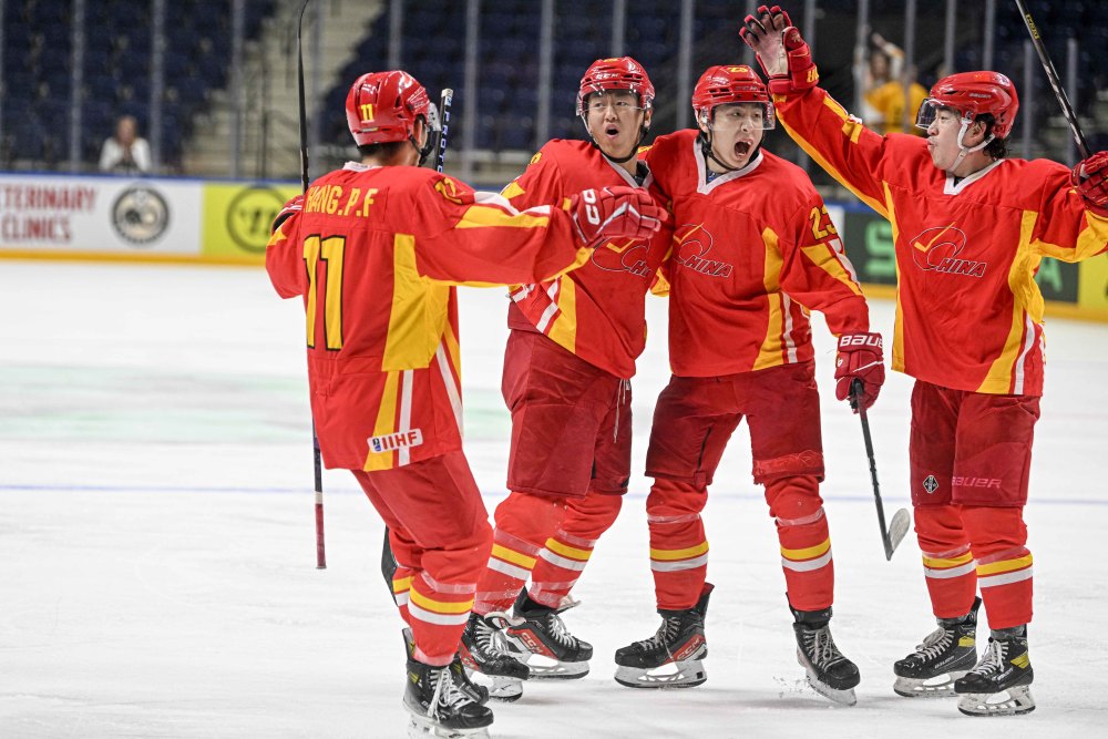 冰球——世锦赛:中国队不敌爱沙尼亚队