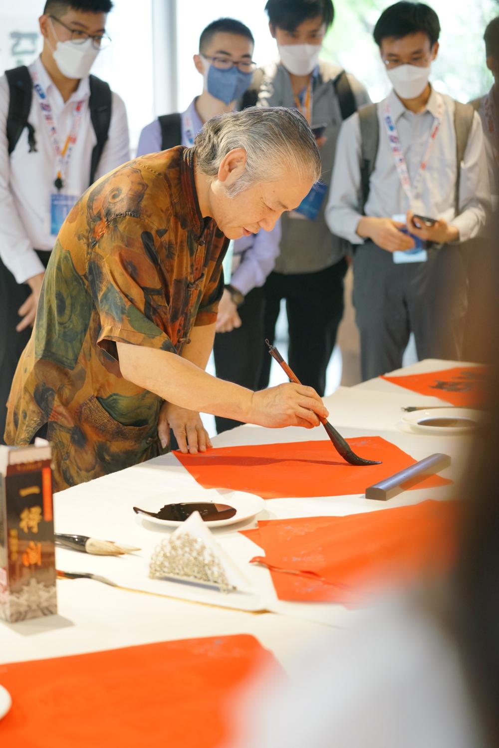 来自香港仁济医院陈耀星小学的樊翠婷老师本科学的就是美术专业,对