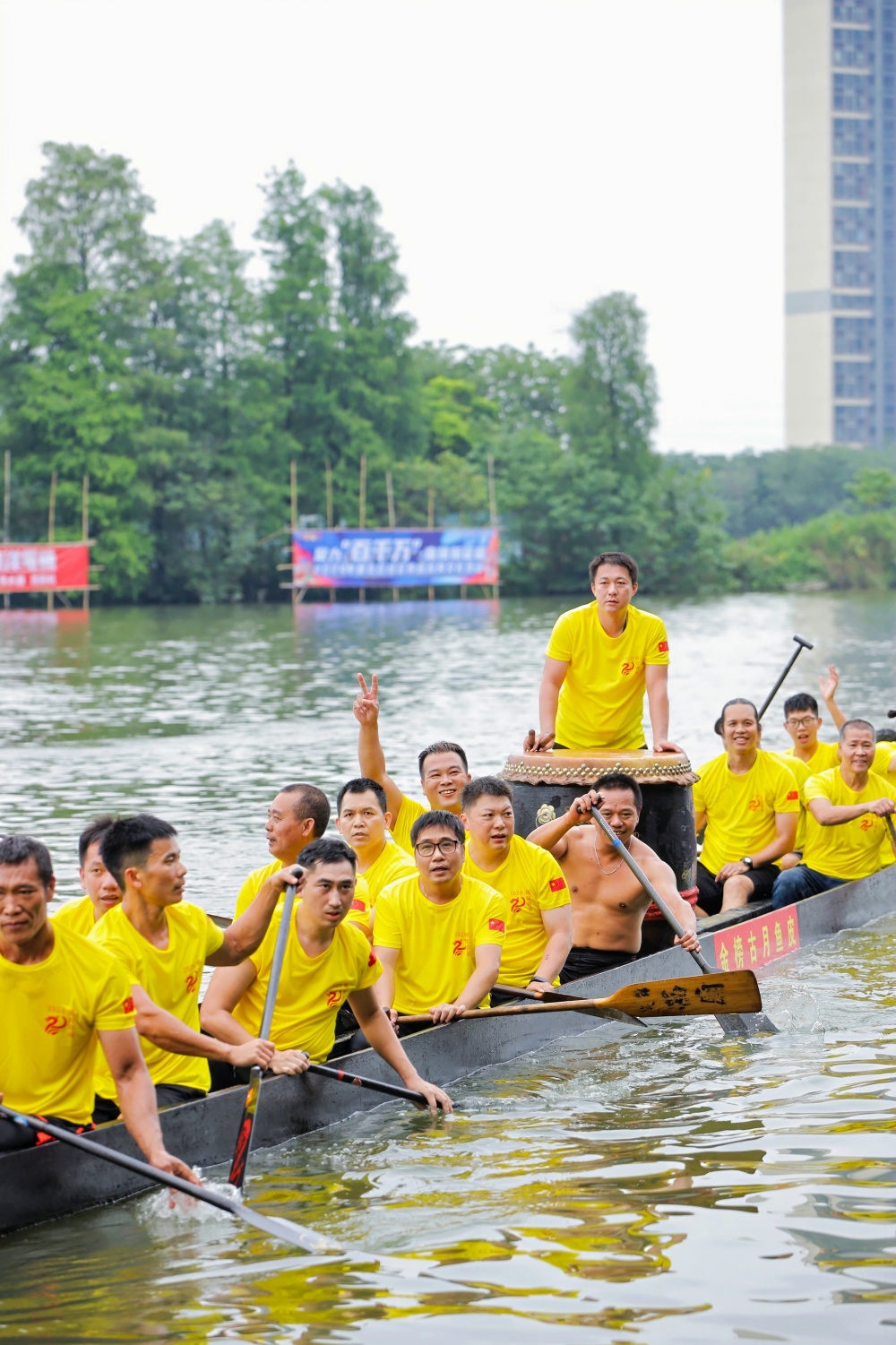 【图集】超燃超刺激!佛山顺德大良北区传统龙舟和五人龙舟赛"开飙"