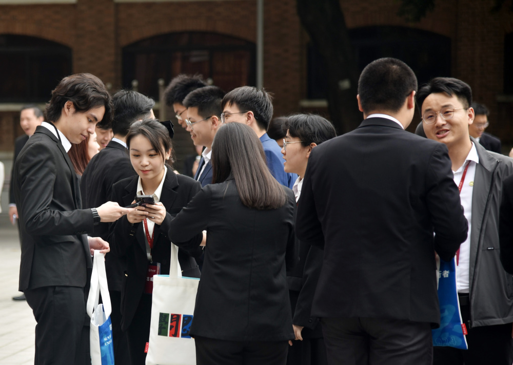 马英九率台湾青年学生与中山大学学生交流联谊