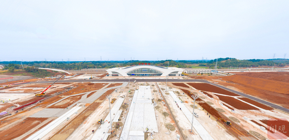 影像志振翅欲飞航拍成宜高铁资阳西站