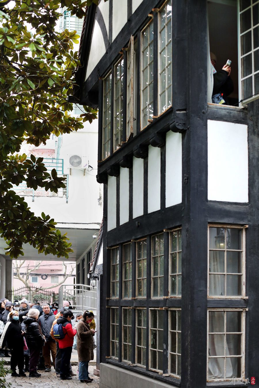 休息是其次,这几天邬达克纪念馆即将闭馆的消息传出,来此参观和打卡的