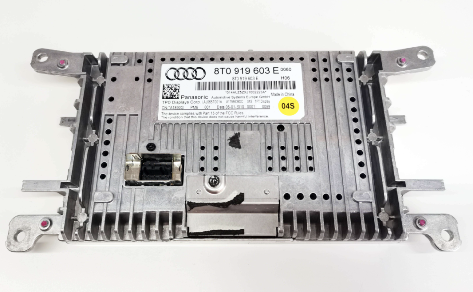 拆解揭秘:奥迪q3和a4l中控显示屏都用了哪些芯片?