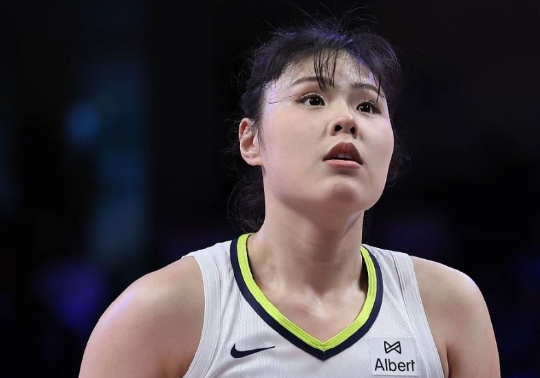 WNBA：李月汝18+10+4三分大爆发创纪录 难阻飞翼遭旧主6连杀