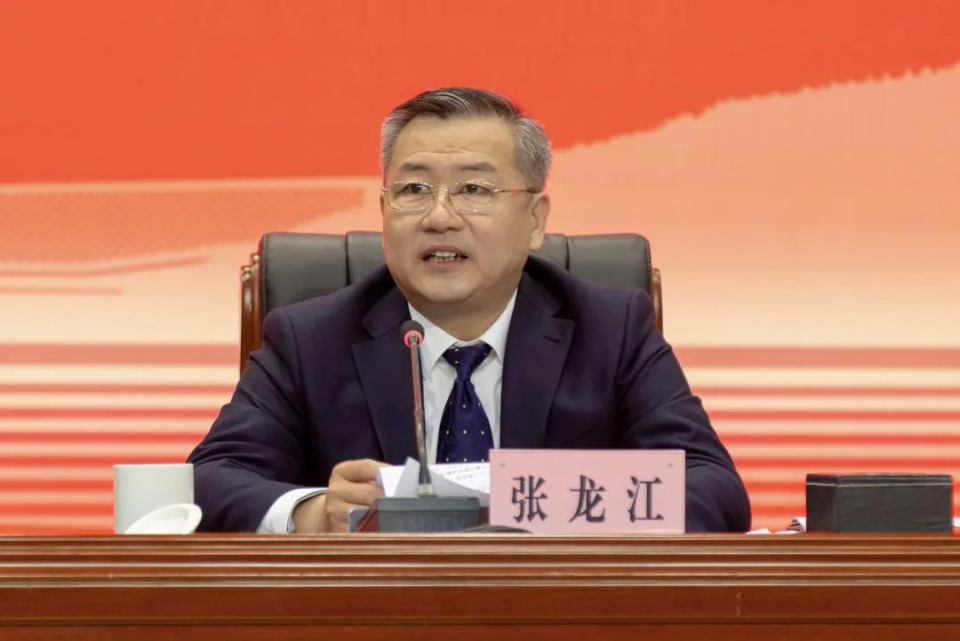 公开简历显示,张龙江,男,汉族,1970年11月生,省委党校研究生,工程硕士