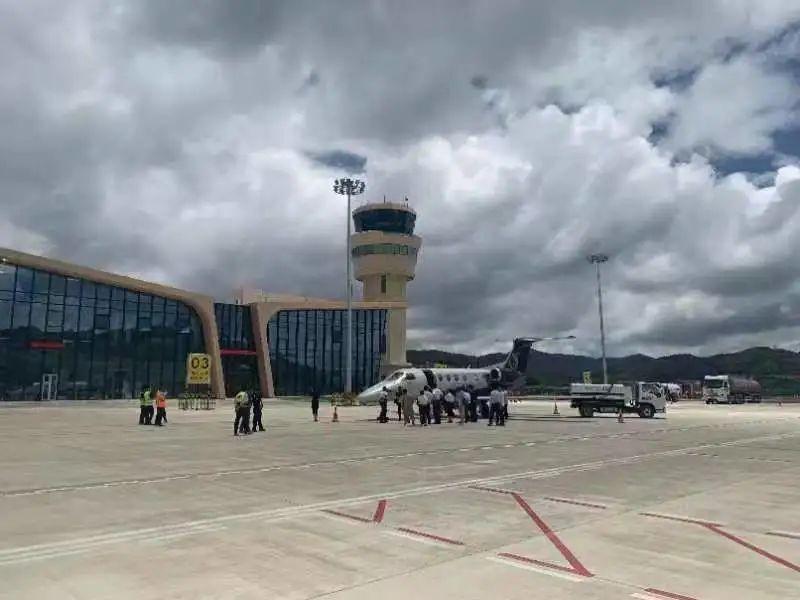 云南凤庆中和机场试飞成功