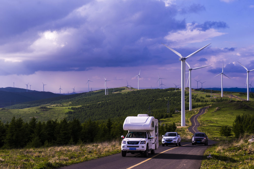 张家口今年计划在草原天路沿线举办300场次文旅活动