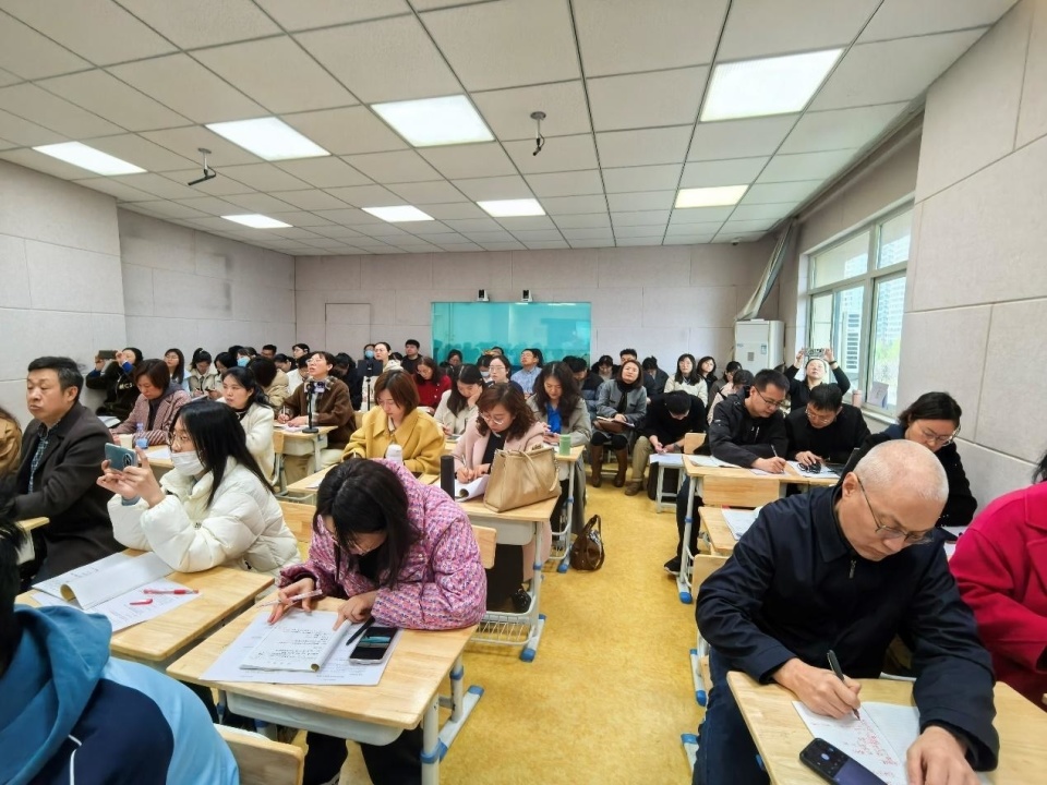 林桦烟台名师工作室举办初中化学学科指导活动_腾讯新闻