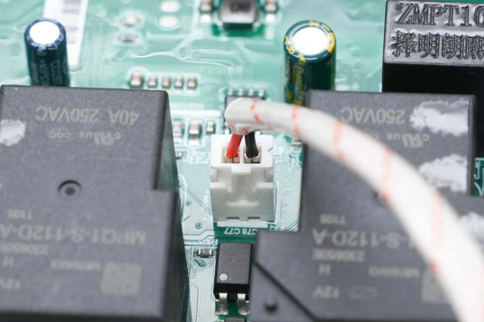 刷卡充电有效防盗充,比亚迪7kw壁挂式新能源汽车交流充电桩拆解