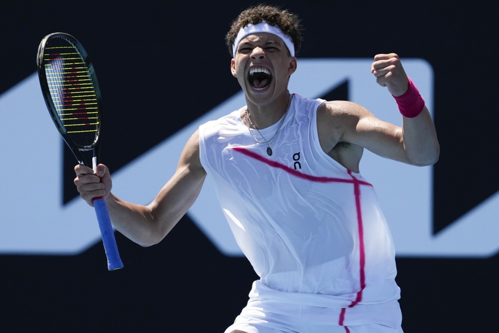 网球——澳网:谢尔顿晋级