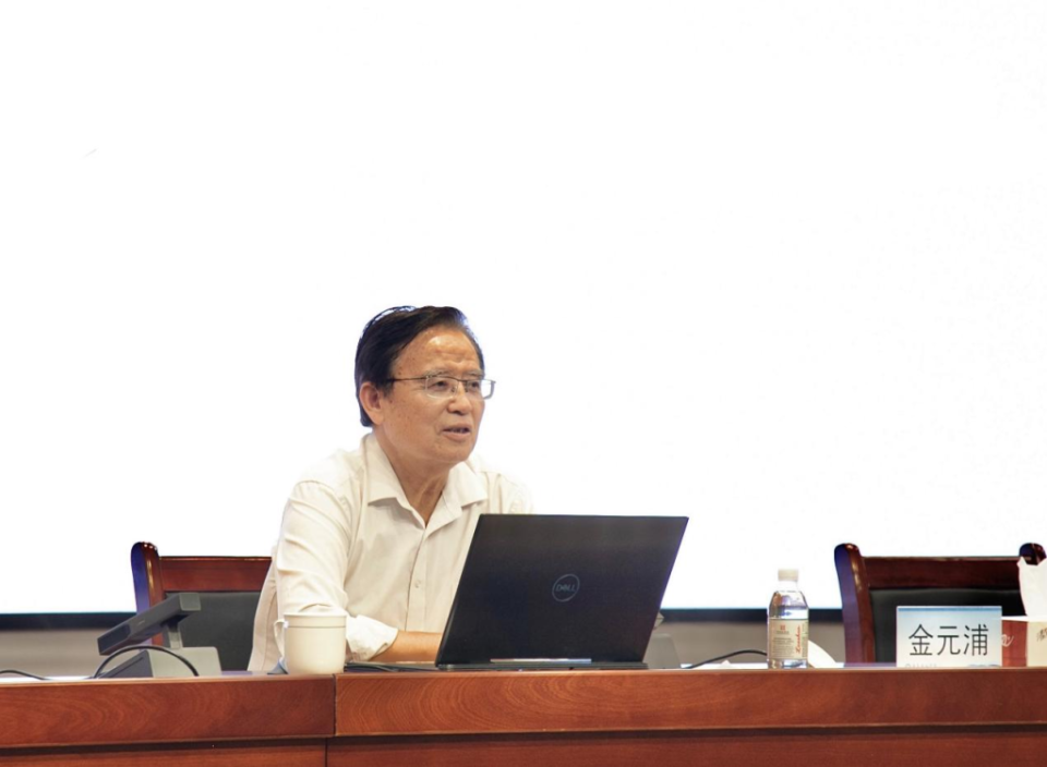"中国创意产业理论之父"金元浦教授为青岛黄海学院作报告