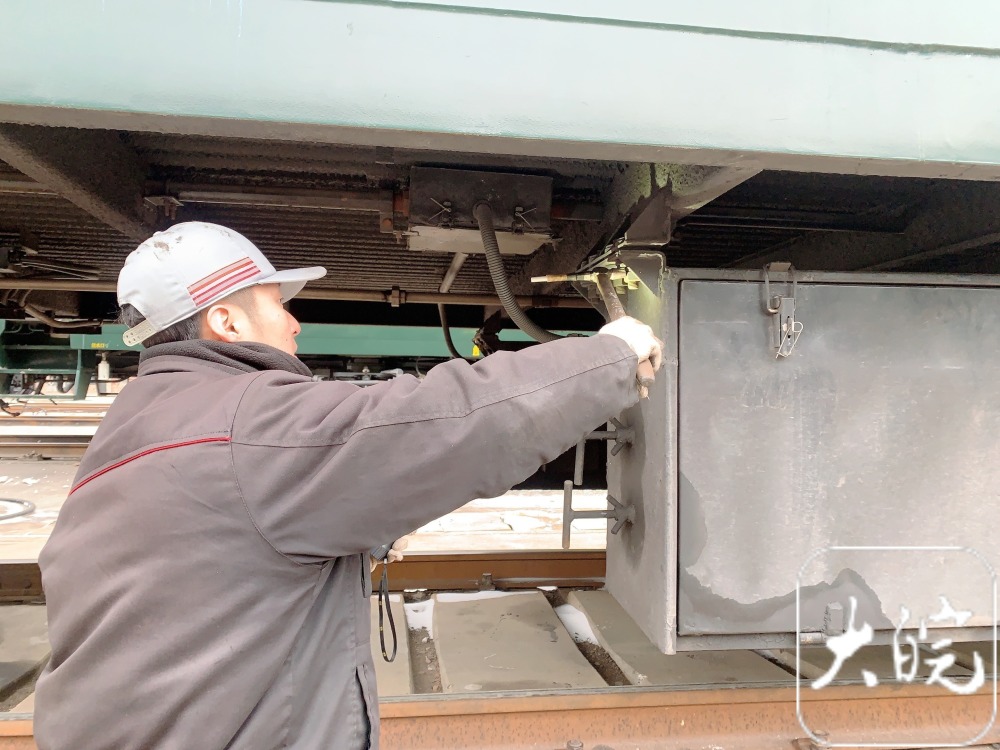 燃煤绿皮车"重出江湖"再战春运 从淮北到上海仅需51元_腾讯新闻