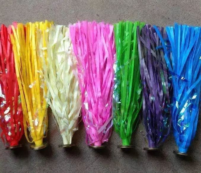 ▼似乎这种才更风靡相比起鸡毛毽这种香香的毽子你还记得吗女生们热衷