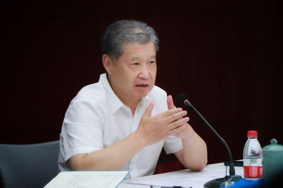 对话“百年”民生掌舵人竺福江——永不抱怨、永不放弃、永不等待_腾讯新闻