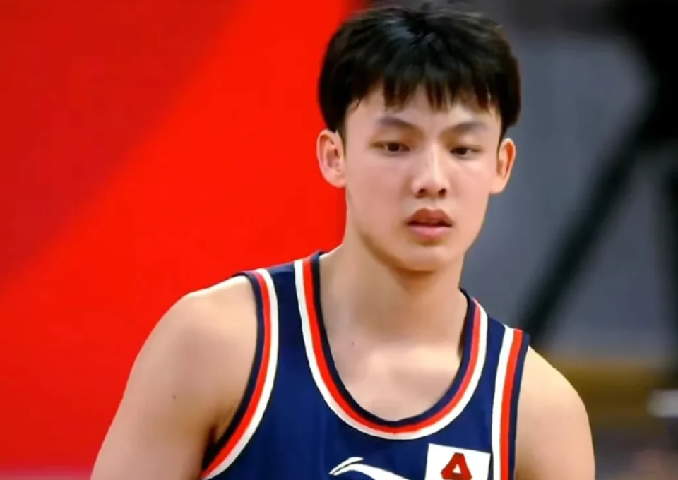 广东队赢同曦35分来看赛后杜锋西热和徐杰说了什么