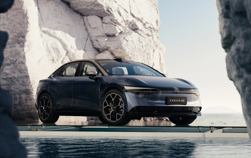 极氪汽车:冲刺20万辆交付目标,开启全球新能源市场竞争_腾讯新闻