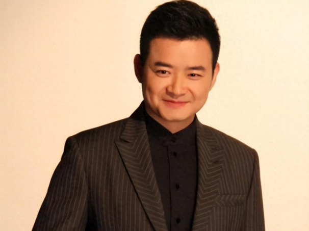 知名主持人李佳明:31岁去美国是为了深造,如今仍在央视奋斗_腾讯新闻