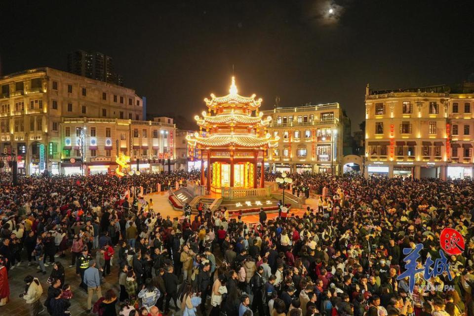 图集|这个元宵,汕头小公园"亮了"【相见岭南春·请到广东过大年】