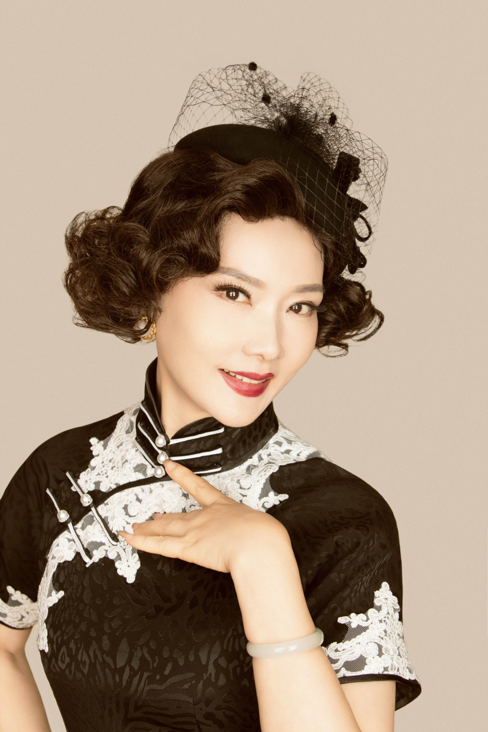 何赛飞出演上海滩诈骗集团大姐大,她说的是杭州话?宁波话?上海话?