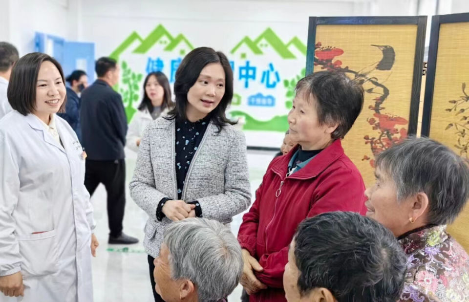 田艳到黔东南州调研卫生健康工作_腾讯新闻