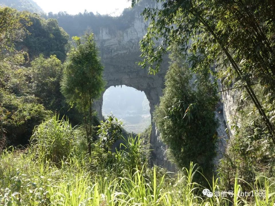 天南地北找天坑 16: 看起来似乎比大石围还要大啊