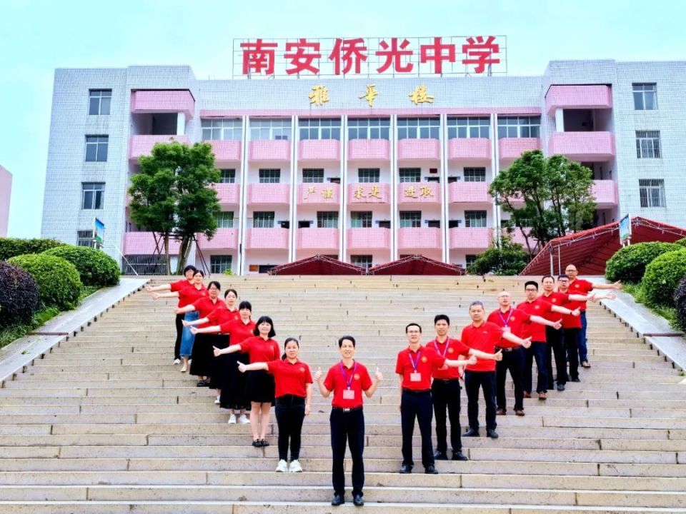 福建高考作文题揭晓!一中,国光,鹏峰,南星……南安送考"名场面"刷屏!