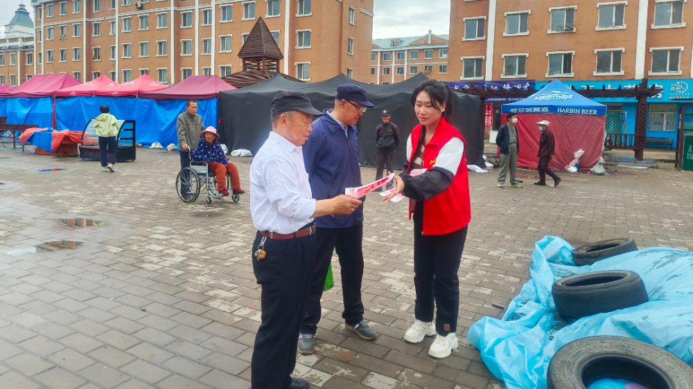 塔河镇组织开展常态化扫黑除恶宣传活动