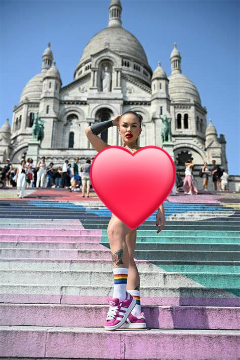 不断,除了开幕式饱受诟病之外,此前阿尔及利亚拳手伊曼·凯利夫(imane