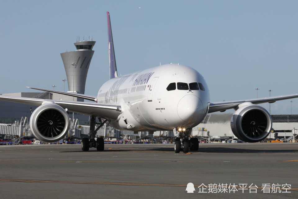 近日夏威夷航空首次在旧金山国际机场和檀香山国际机场之间运营其首架