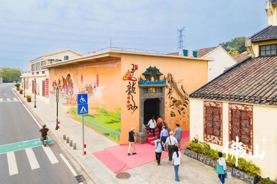 杨立韵摄地理上,白坭镇北接湾区之源三水思贤滘,南望珠江文明灯塔西樵