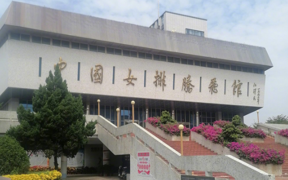 中国女排奔赴漳州集训 满屏大长腿 5月出征日本