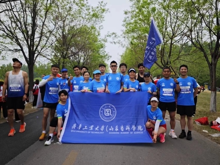 这里有健跑团,炫跑团,马拉松跑团,最大年龄跑者65岁.