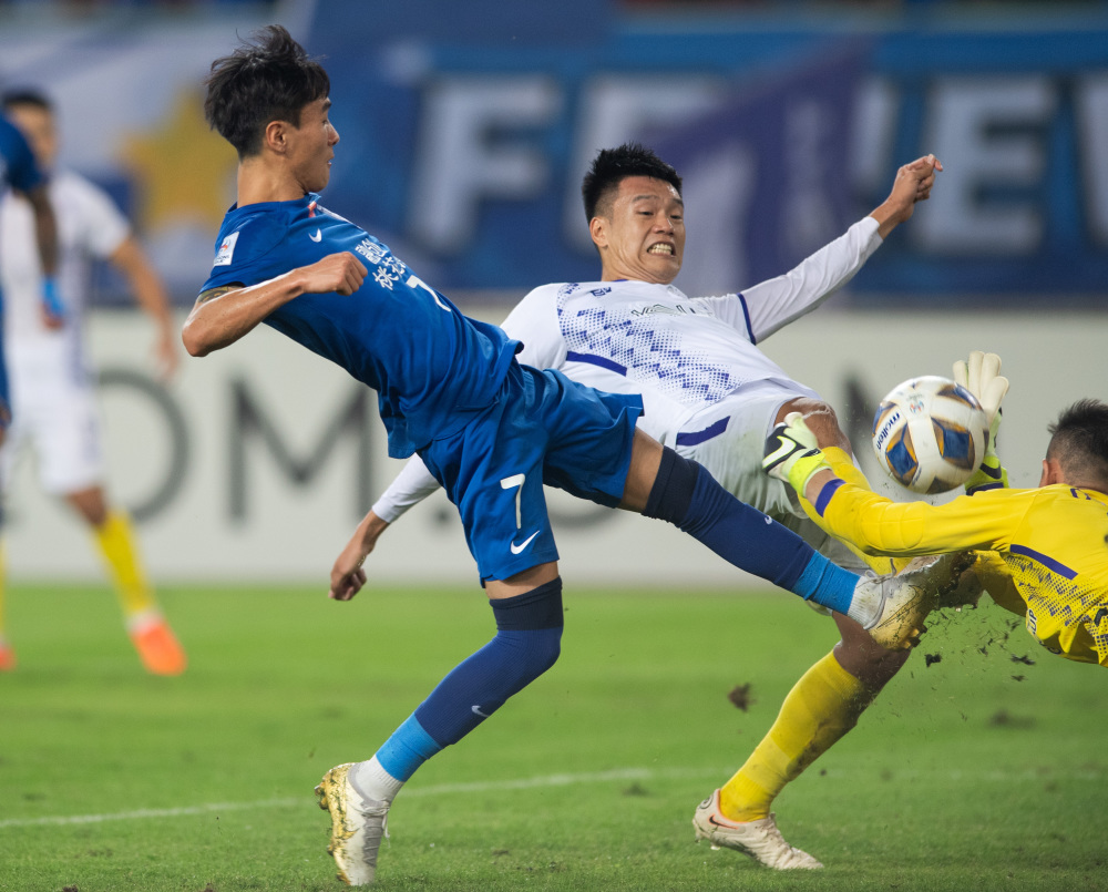 足球亚冠武汉三镇对阵河内2