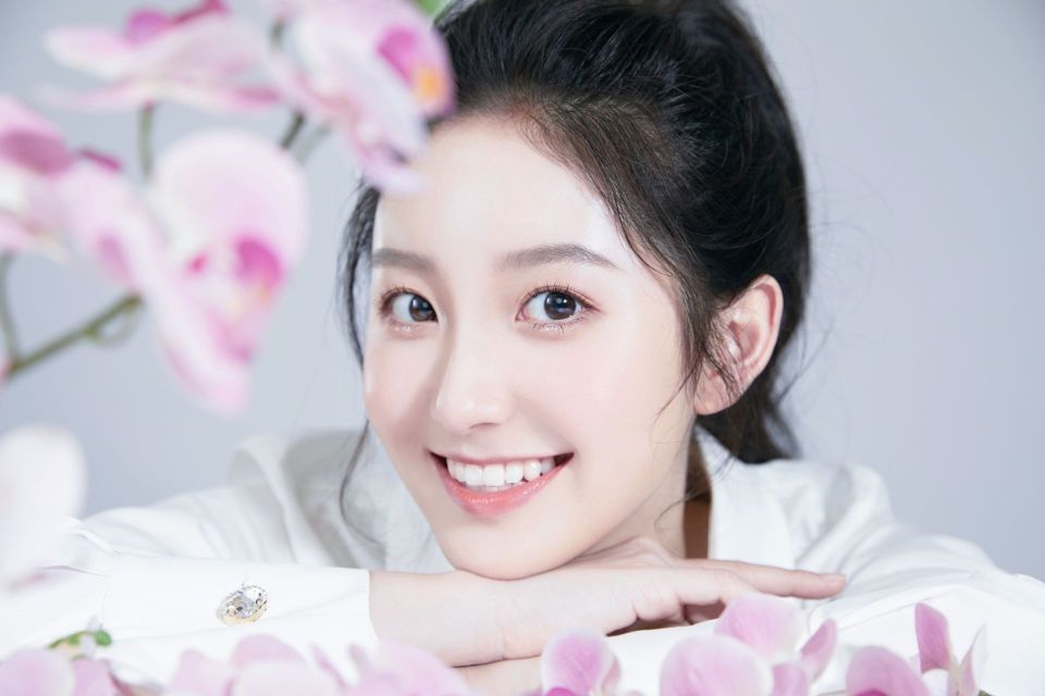 用声音传递温度和力量！深圳女孩严尚嘉亮相央视主持人大赛_腾讯新闻