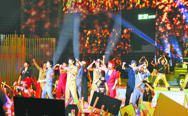 1986年大家乐舞台前门.