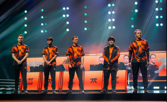 追平Faker，LEC赛区诞生全球第二个十冠王！S13入围赛抽签出炉_腾讯新闻