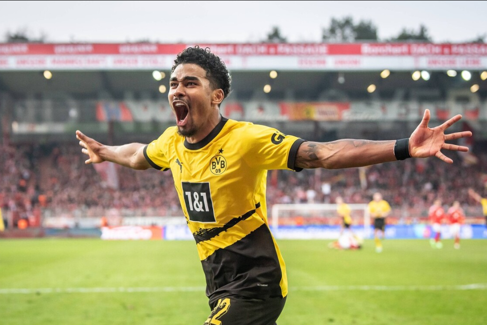 荷兰欧洲杯名单出炉,球迷:后防世界级,中场中超级,前锋小区级