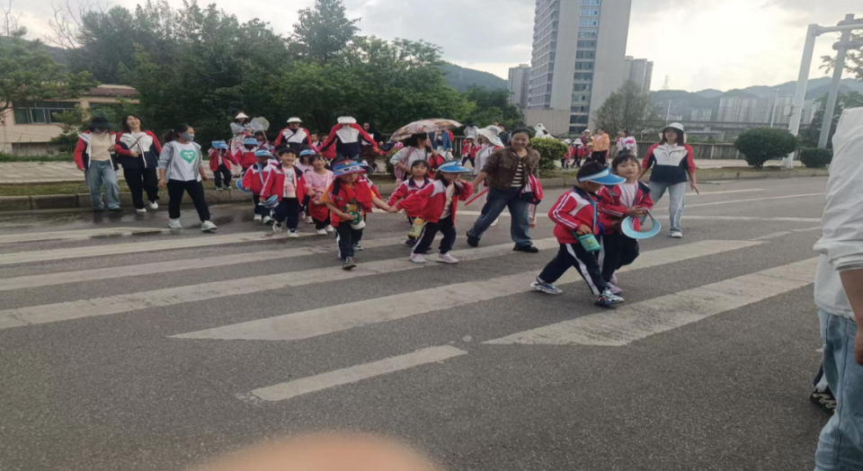 【守"未"凉都·e路"童"行】钟山区德坞街道开展庆"六一"文明实践主题