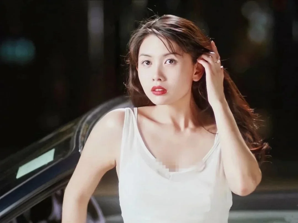 邱淑贞近照曝光,富态样貌遭网友嘲讽胖大婶,为何女神不能变老?