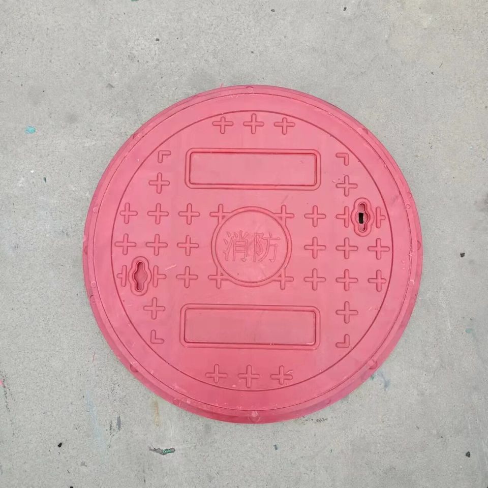 消防井盖的“新衣秀”：形式主义的荒诞剧-腾讯新闻