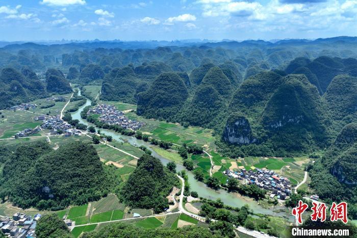 广西仫佬山乡初夏田园美