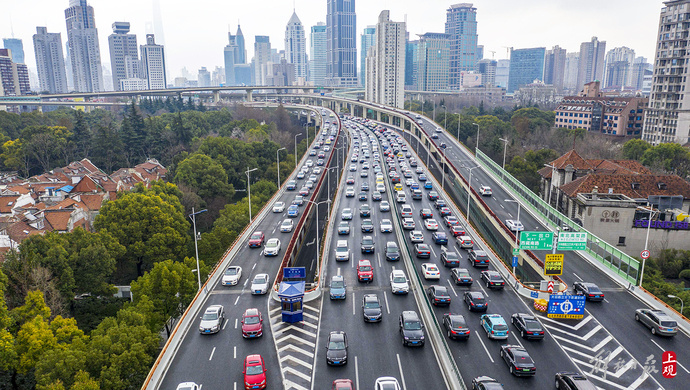 上海高架早晚高峰拥堵加剧这两种现象是重要因素